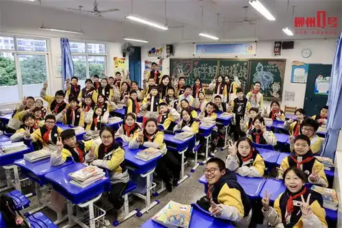 唱山歌舞龙打卡哪吒柳州学子元气归位,按下开学键