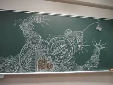 现在的黑板报都是这种水平了吗还好我毕业得早