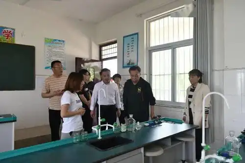 市教育局领导分赴县区和学校督导检查工作