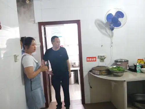 武隆区白云乡,开展校园周边食品安全整治百日行动