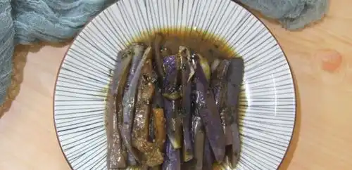 少油版茄子怎么烧好吃,记住这一点,出锅汤汁浓郁又下饭