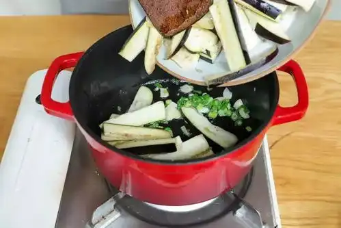 立秋后该吃茄子了爽口简单美味超下饭茄子煲