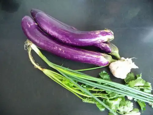 用微波炉蒸茄子几分钟