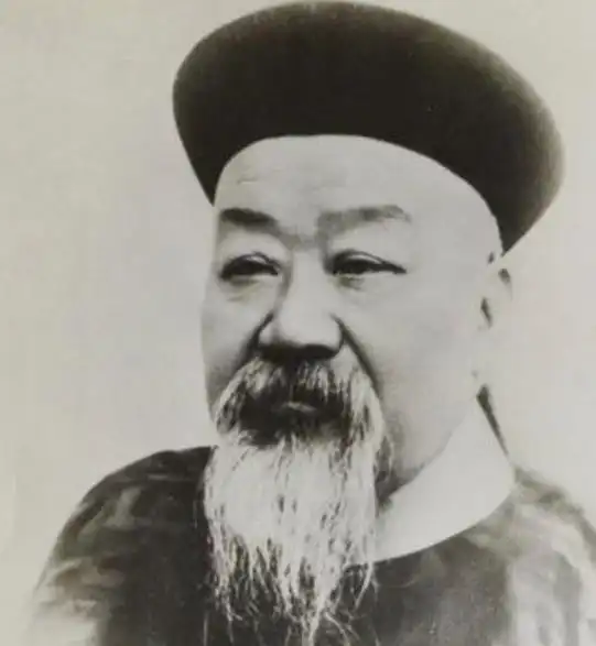 大清亡早了,陕甘总督还在率清军攻城,溥仪得知后说了两个字