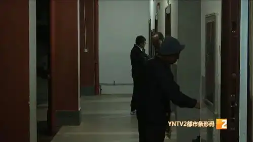 楚雄双柏震后第一夜学生暂睡食堂宿舍,消防连夜搭建帐篷