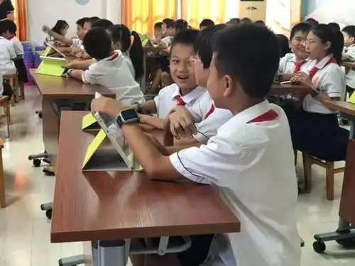 吟唱中秋,与诗共舞四年级庆中秋迎国庆诗词大赛暨家长开放日活动