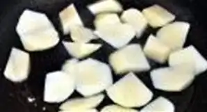 茄子烧土豆的做法