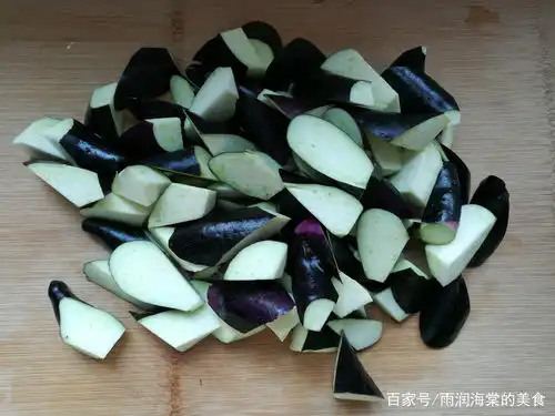 茄子这样做最受欢迎,比肉还香,我家每周做两次,每次做都剩不下