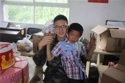 感动由一碗饺子引发的活动这是绿军装和红领巾的约定