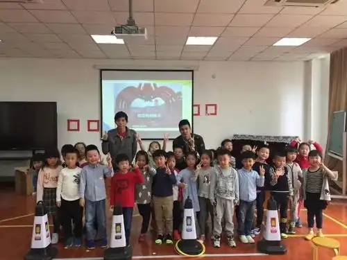 沪上学校垃圾分类怎么样来看它们各显神通