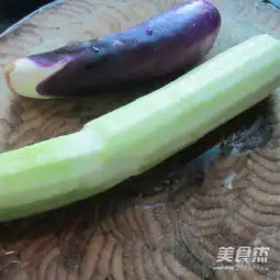 烧茄子怎么做好吃,丝瓜烧茄子的家常做法