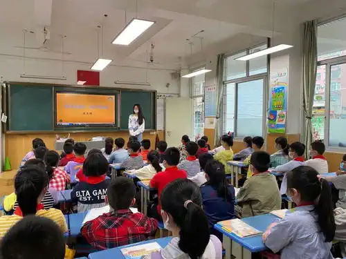 法制辅导员来到连江附小开展新学期预防校园欺凌活动