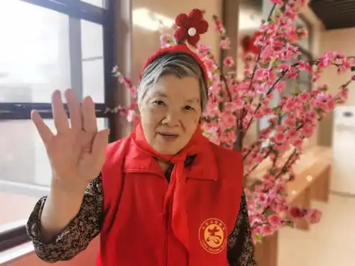 妈妈,送你一朵小红花