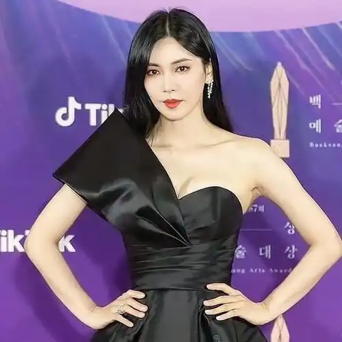 白眼瞪出一片天,金素妍片场恶女演足20年,百想诚意满满送上后冠