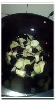 红烧茄子的做法,红烧茄子怎么做好吃,红烧茄子的家常做法小村姑01