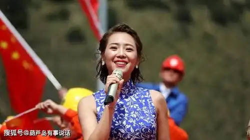 云朵长得漂亮,歌非常好听,她与刀郎,实实在在的是师徒关系
