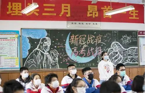 高中生创意黑板报走红,美术老师自愧不如,校长也跑过来欣赏