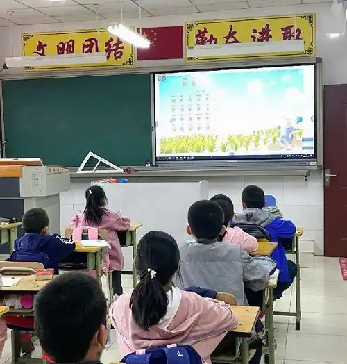 观影片出板报广宣传,副中心人一起争当光盘侠