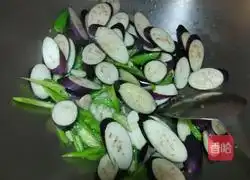 青椒炒茄子的做法