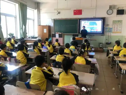 沙区实验小学开展垃圾分类四个一主题教育活动